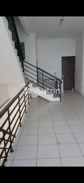 image \N*DISEWAKAN RUKO 4 LANTAI DI PINGGIR JALAN KH.HASYIM ASHARI, CIPONDOH, TANGERANG, BANTEN.*\N(KODE RMRG 2900)\N (2)