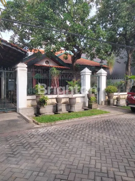 image RUMAH SIAP HUNI  PREMIUM DI GAYUNG KEBONSARI DEKAT POLDA JATIM, RS BHAYANGKARA, KAMPUS UIN, MASJID AL-AKBAR , TRANS ICON, ROYAL PLAZA DAN DEKAT AKSES TOL WARU SURABAYA (2)
