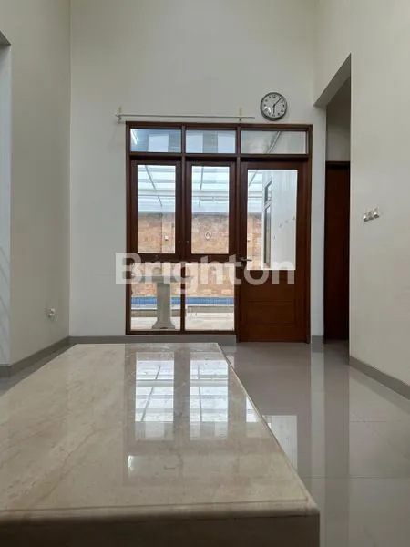 image RUMAH SIAP HUNI, KOLAM RENANG PRIBADI DI KEMANG (3)