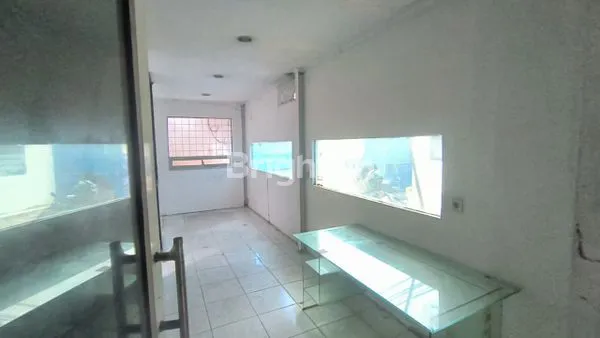 image SEWA GUDANG WILAYAH CENGKARENG (8)