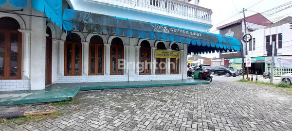 image RUKO HOOK 3 PINTU, LT 500M², DEKAT MAL PEKANBARU (2)