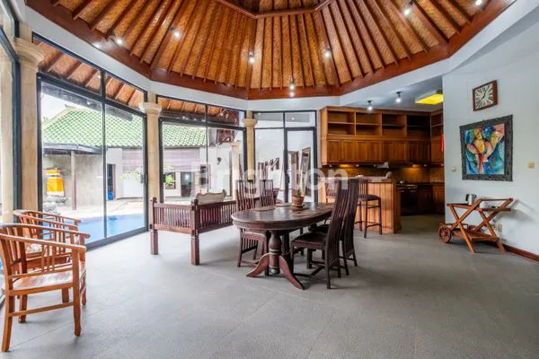 image DISEWAKAN VILLA MEWAH LEASEHOLD DI SANUR – LOKASI PREMIUM DEKAT PANTAI (3)