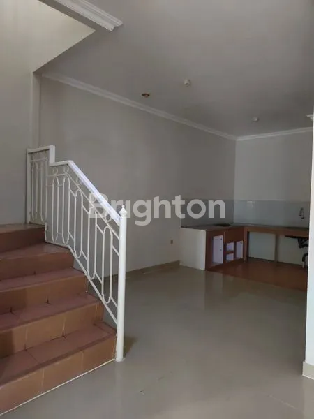 image RUMAH 2 LANTAI LT 133 DI KOTA WISATA CIBUBUR (5)