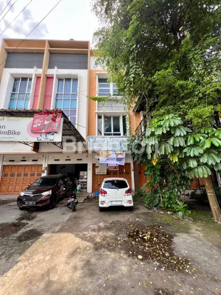 RUKO 3 LANTAI LOKASI STRATEGIS BAGUS UNTUK USAHA DI DAERAH LEMABANG
