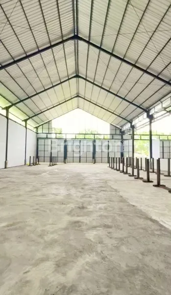 image GUDANG BARU SELUAS 1.296 M2 DENGAN BANGUNAN YANG KUAT & KOKOH, SIAP OPERASIONAL DI LOKASI STRATEGIS BYPASS IB MANTRA - KERAMAS, GIANYAR, BALI (1)