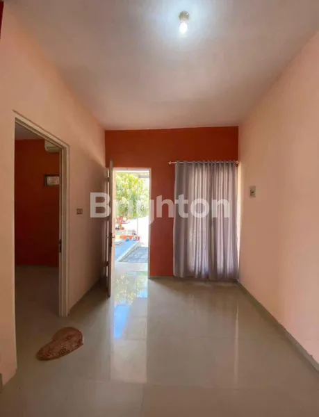 image RUMAH NYAMAN SIAP HUNI DENGAN LOKASI STRATEGIS DEKAT RAYA MERR, KAMPUS UPN, BANDARA JUANDA (2)