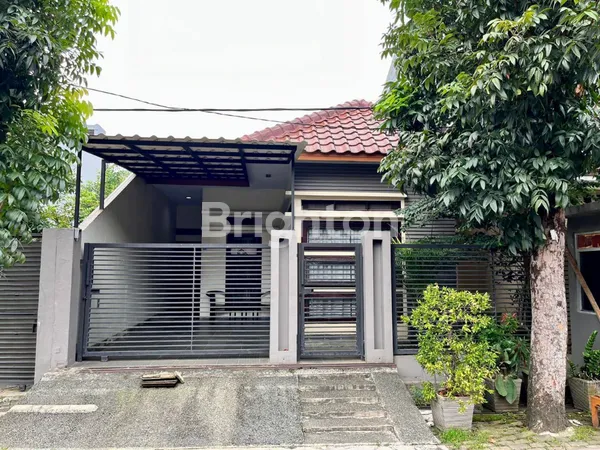 image RUMAH SIAP HUNI DI KAYURINGIN JAYA, KOTA BEKASI – LOKASI STRATEGIS & BEBAS BANJIR, LT/LB:216/200, KT:2+1, KM:3 (1)