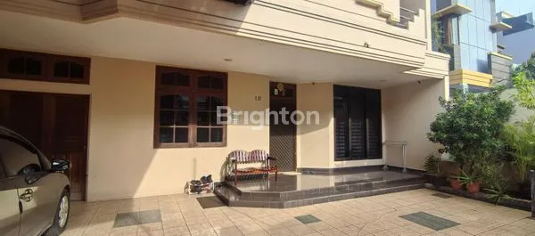 image RUMAH MEWAH DI AREA JELAMBAR LINGKUNGAN NYAMAN (1)