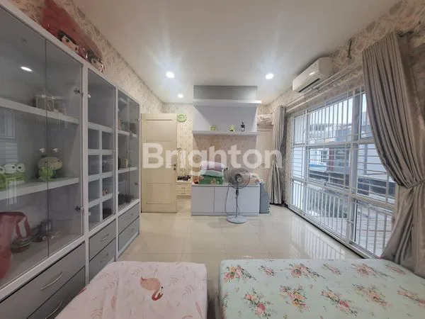 image RUMAH VILLA SIAP HUNI DI KOMPLEK MUTIARA PALACE (FULL FURNISHED) (8)