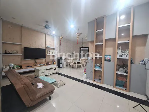 image RUMAH VILLA SIAP HUNI DI KOMPLEK MUTIARA PALACE (FULL FURNISHED) (6)