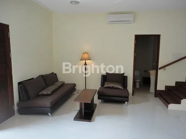 image SEWA RUMAH 2 LANTAI FULL FURNISHED DI TAMAN MUMBUL  (4)