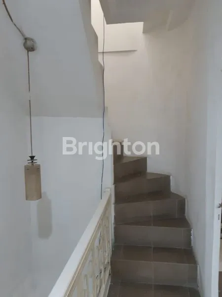 image DI JUAL RUMAH 2¾ LANTAI FULL COR – MUTIARA TAMAN PALEM, CENGKARENG JAKARTA BARAT (7)