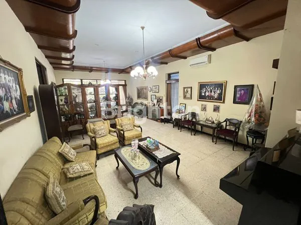 image JUAL RUMAH JALAN KARTINI SURABAYA PUSAT (3)