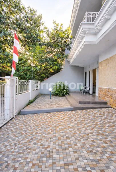 image RUMAH MEWAH MODERN 2 LANTAI LT 181 M² | KELAPA GADING PERMAI | BEBAS BANJIR | SEMI FURNISHED (8)