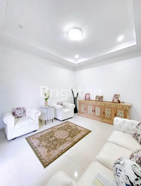 image RUMAH MEWAH MODERN 2 LANTAI LT 181 M² | KELAPA GADING PERMAI | BEBAS BANJIR | SEMI FURNISHED (2)