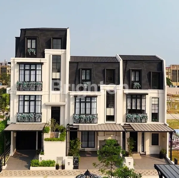 image RUMAH MEWAH 3 LANTAI DEKAT DENGAN BANDARA SOEKARNO HATTA (2)