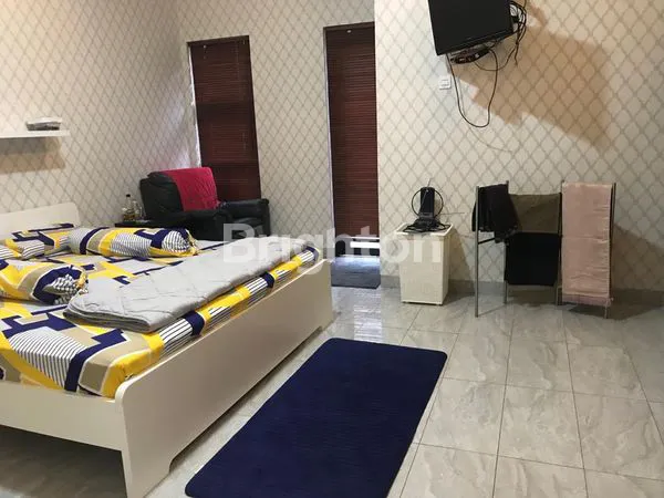 image RUMAH TINGKAT RAPIH LOKASI STRATEGIS VETERAN PESANGGRAHAN JAKARTA SELATAN (4)