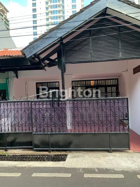 image RUMAH STRATEGIS CILANDAK, LT 123M², 5 KT (1)