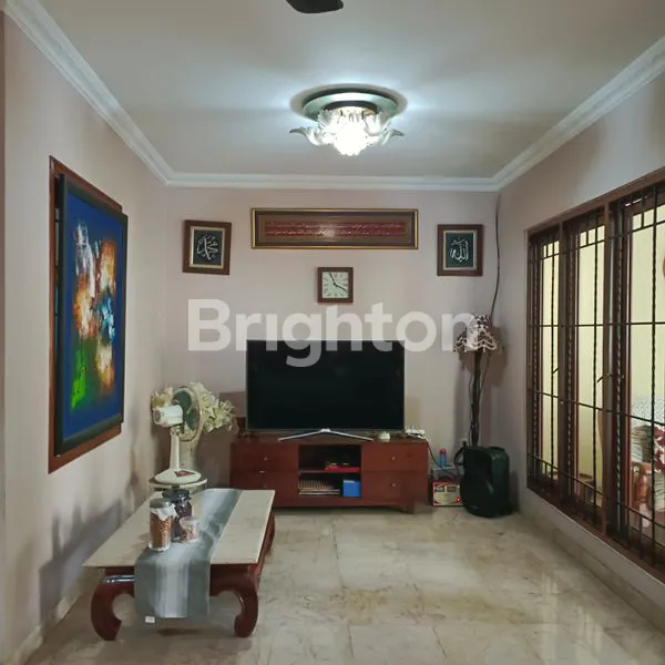 image JUAL RUMAH 2 LANTAI (2)