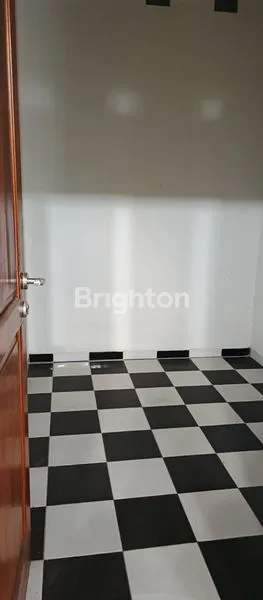 image RUMAH 2 LANTAI LT 144M² DI SEMANAN, DEKAT GREEN LAKE (4)