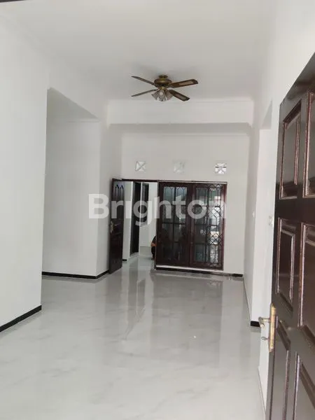 image RUMAH BARU RENOVASI, 4 KT & CARPORT 2 MOBIL DI SIDOARJO (5)