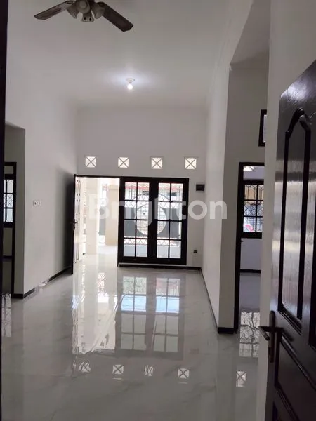 image RUMAH BARU RENOVASI, 4 KT & CARPORT 2 MOBIL DI SIDOARJO (8)