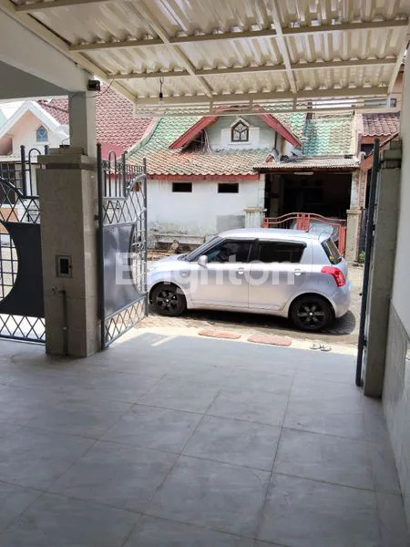 image RUMAH BARU RENOVASI, 4 KT & CARPORT 2 MOBIL DI SIDOARJO (2)