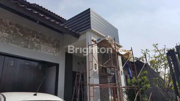 image RUMAH 2 LANTAI TERAWAT SIAP HUNI SURABAYA (1)