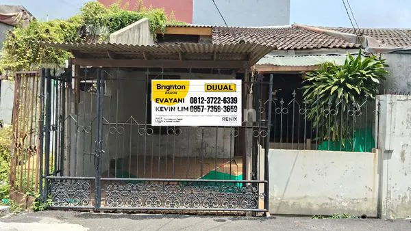 image RUMAH DAAN MOGOT ESTATE SATU SEPEREMPAT LANTAI (1)