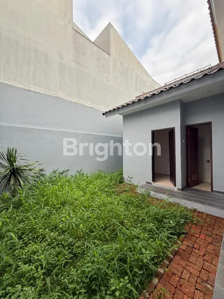 image RUMAH BARU MINIMALIS DEKAT PINTU TOLL CINERE DALAM KOMPLEK ELITE BUKIT CINERE INDAH DEPOK  (8)