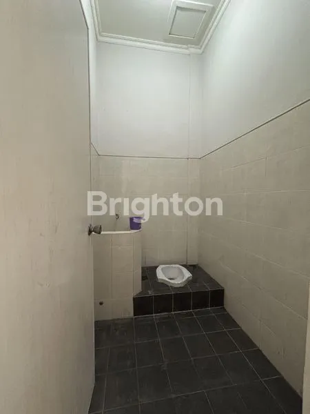 image RUKO STRATEGIS 3 LANTAI DI JALAN RAYA JENGGOLO SIDOARJO (7)