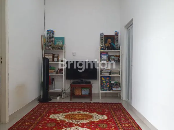 image RUMAH SIAP HUNI CLUSTER AKSES JALAN 2 MOBIL DI JAGAKARSA JAKARTA SELATAN  (4)