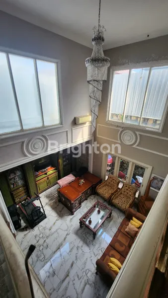 image RUMAH MEWAH 2 LANTAI SEMI FURNISH CLUSTER ALEXANDRIA WISATA BUKIT MAS LIDAH WETAN SURABAYA (3)