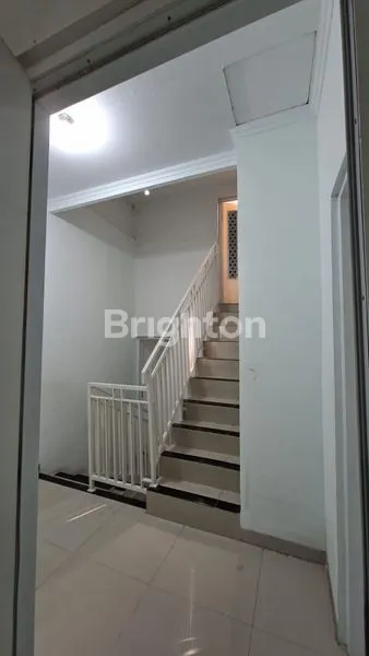 image RUMAH CLUSTER 2 1/2 LT DEKAT LRT CIRACAS (4)