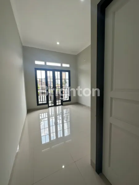 image JUAL CEPAT! RUMAH MEWAH MINIMALIS DI CINERE, SIAP HUNI & BEBAS BANJIR (4)