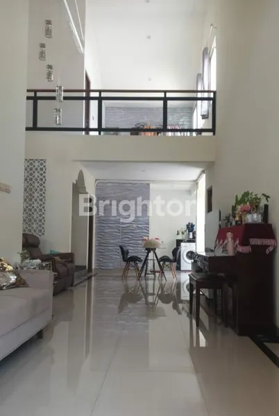 image SIMPANG DARMO MINIMALIS 2LANTAI SIAP HUNI TERAWAT BS NEGO (2)