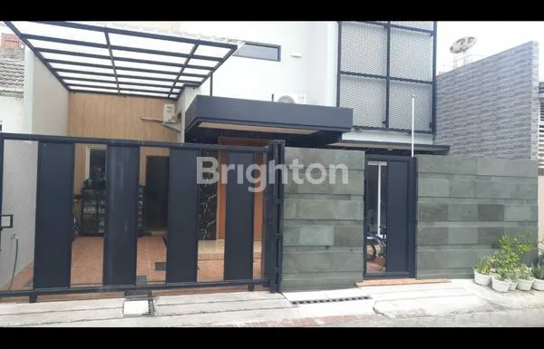 image SIMPANG DARMO MINIMALIS 2LANTAI SIAP HUNI TERAWAT BS NEGO (1)