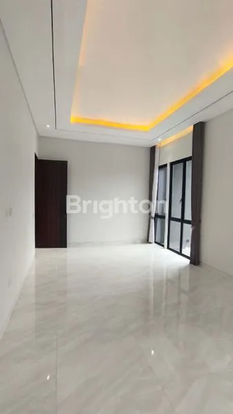 image RUMAH HOOK MEWAH 2 LANTAI DI MANYAR, DEKAT SEKOLAH PETRA (8)