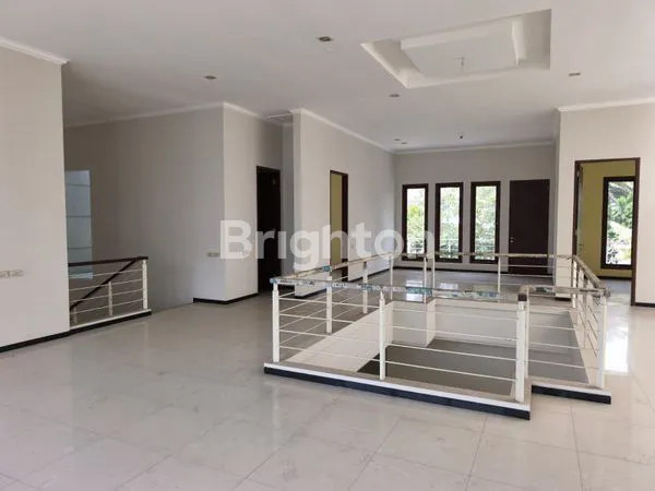 image RUMAH BESAR 7 KT DI PLAZA GOLF, ARAYA (4)