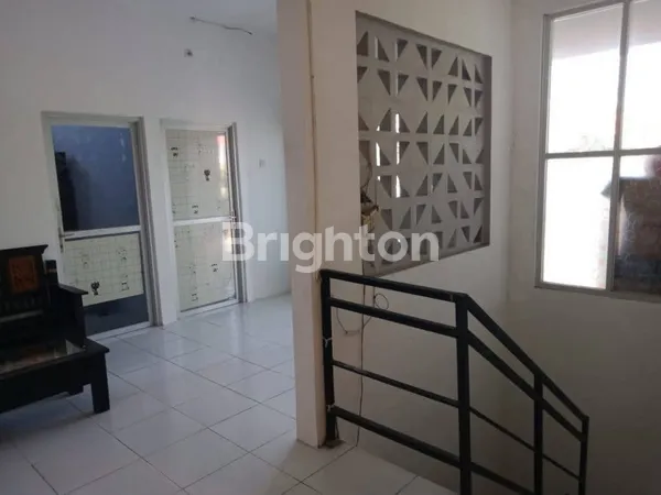 image RUMAH USAHA / RUKO DI SIDOSERMO SURABAYA DI JUAL LEBAR TANAH 11 METER  SELANGKAH KE PLAZA MARINA SBY (7)