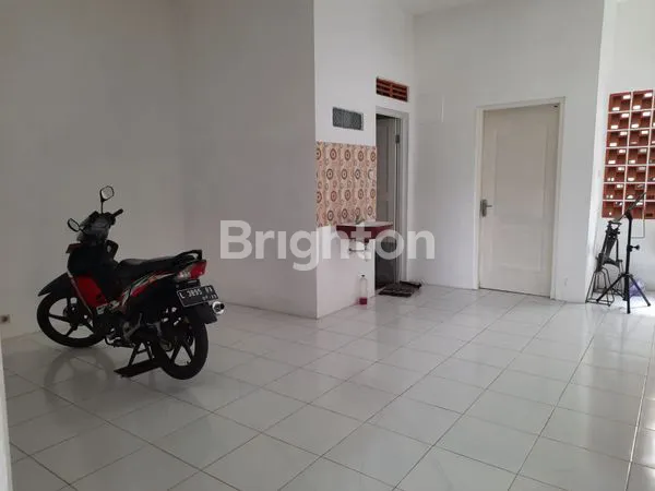 image RUMAH STRATEGIS DI KENJERAN, DEKAT GALAXY MALL (3)