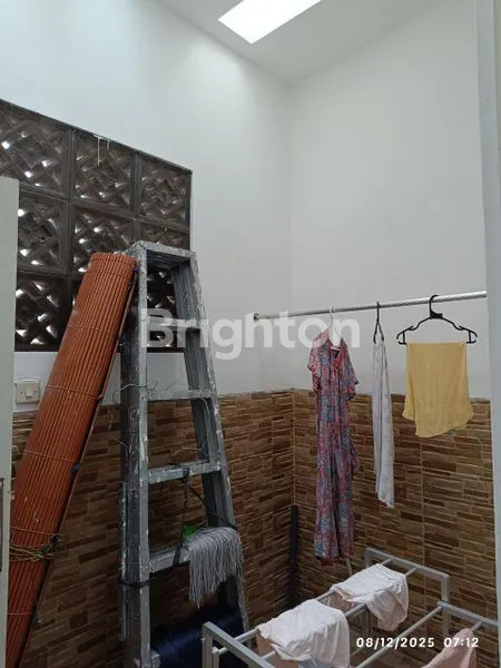 image JUAL RUMAH KEBRAON 1/5 LANTAI MASIH SANGAT TERAWAT  (8)