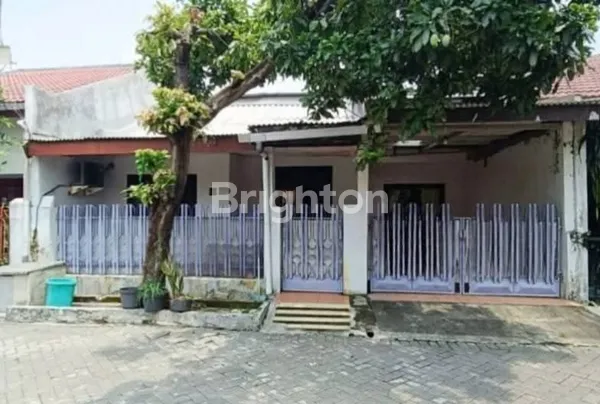 image DIJUAL RUMAH LAMA DI PONDOK CANDRA DI WARU SIDOARJO LOKASI DEPAN FASUM (1)