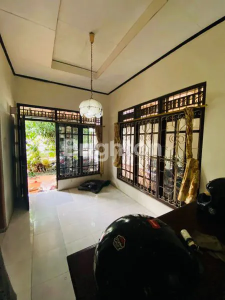 image JUAL RUMAH, LUAS DAN NYAMAN, DILOKASI STRATEGIS (3)