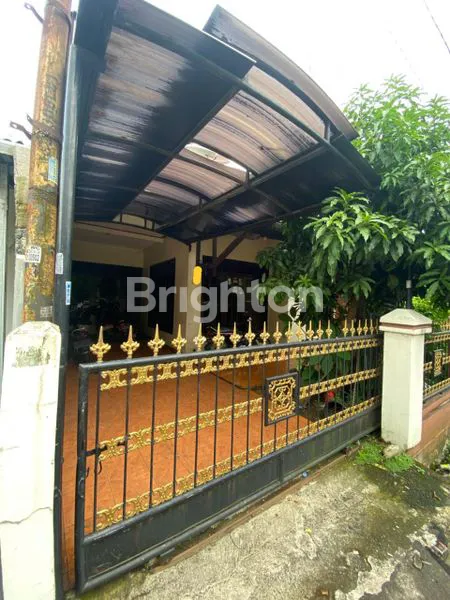 image JUAL RUMAH, LUAS DAN NYAMAN, DILOKASI STRATEGIS (2)