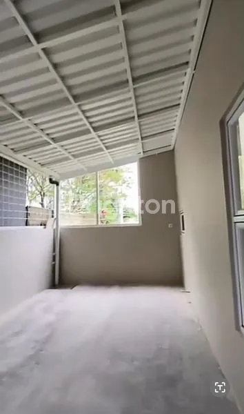 image RUMAH HOOK 2 LANTAI DI SERPONG GARDEN 1, LT 190M² (4)