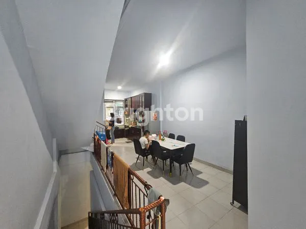 image RUKO 3 LANTAI SIAP USAHA, SHM DI JLN BUKIT BARISAN (4)