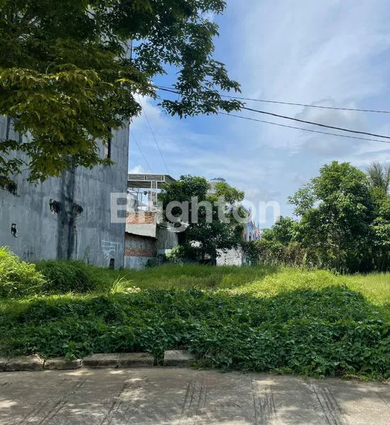 image DIJUAL SEBIDANG TANAH SIAP BANGUN BERLOKASI DI KAWASAN PREMIUM BALIKPAPAN REGENCY – CLUSTER DE ROYALE, LINGKUNGAN PERUMAHAN TERTATA DAN BERKEMBANG.  SPESIFIKASI TANAH: 	•	LUAS TANAH: 153 M² 	•	DIMENSI: 9 X 17 METER 	•	BENTUK TANAH: PERSEGI PANJANG, IDEAL  (2)