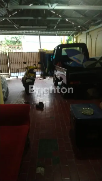 image RUMAH LUAS 2 LANTAI STRATEGIS DI UTAN KAYU SELATAN, JAKARTA TIMUR (5)