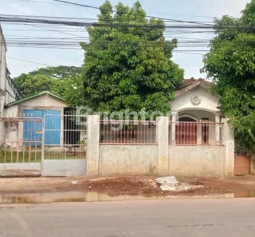 LAHAN STRATEGIS 7.800 M² PINGGIR JALAN RAYA PAGADEN – SAWAH AKTIF + BANGUNAN